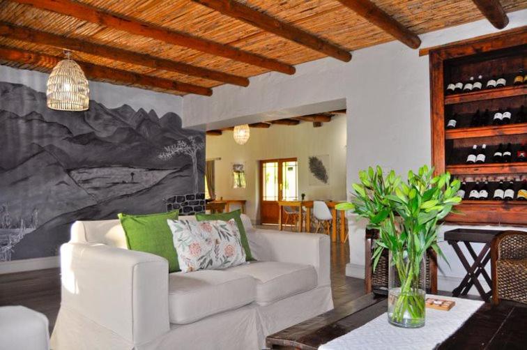 Thorntree Country Lodge Oudtshoorn Exterior photo